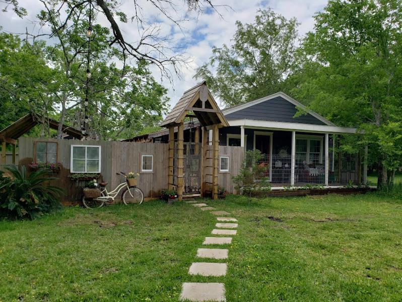 Cedar Oaks Inn Llc Dickinson Exterior foto